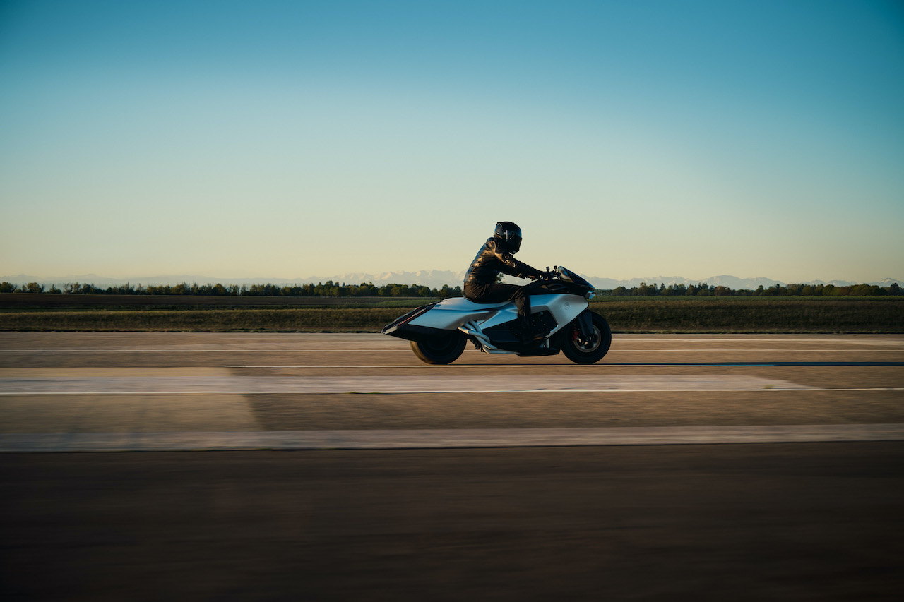 P90640439_highRes_bmw-motorrad-vision-